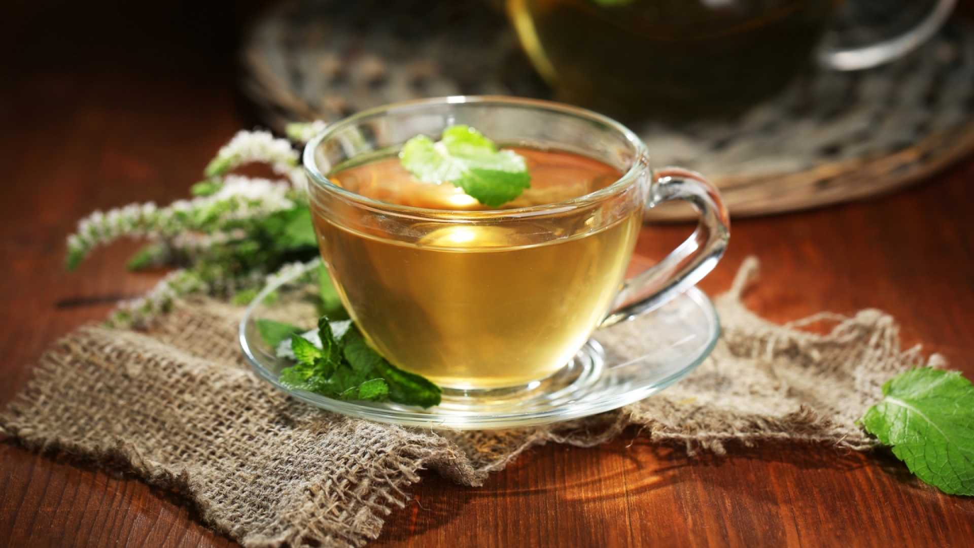 Травяные, цветочные и ягодные чаи. Когда их пить и чем они полезны