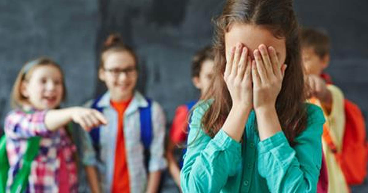 Что делать, если ребенка обижают в школе: инструкция от психолога