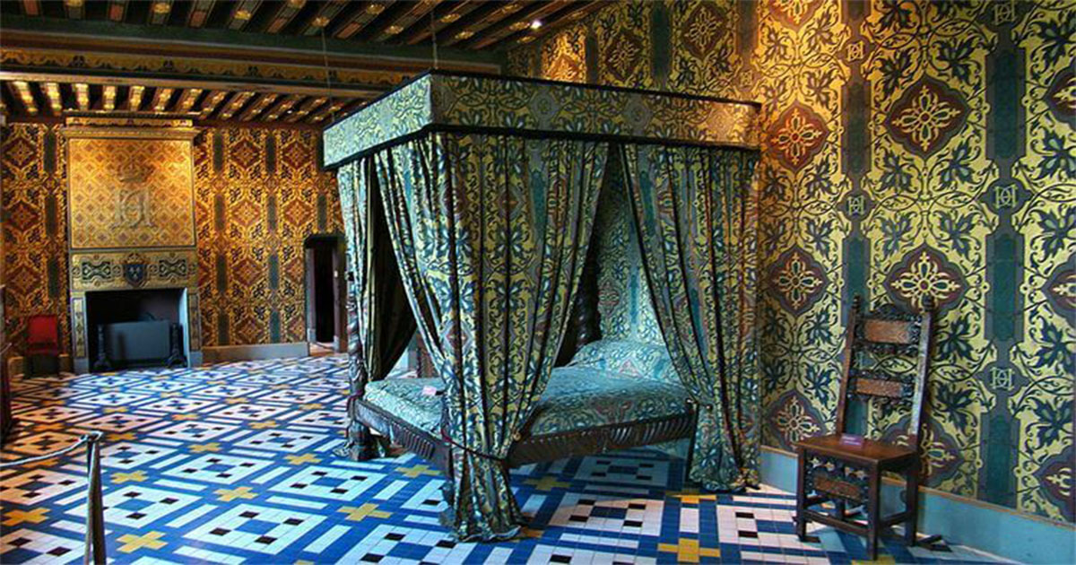 Королевские спальни: 30 самых роскошных спален королевских замков и дворцов