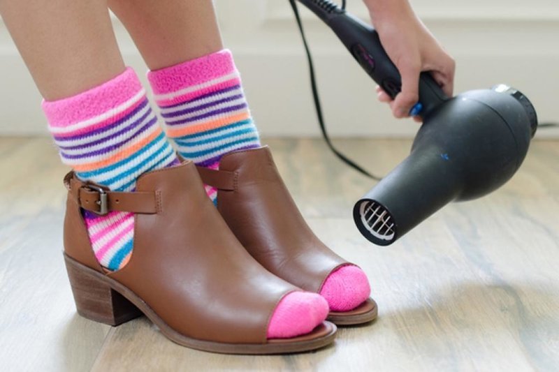 ТОП способов решить проблемы с обувью, если она натирает, жмет или плохо пахнет