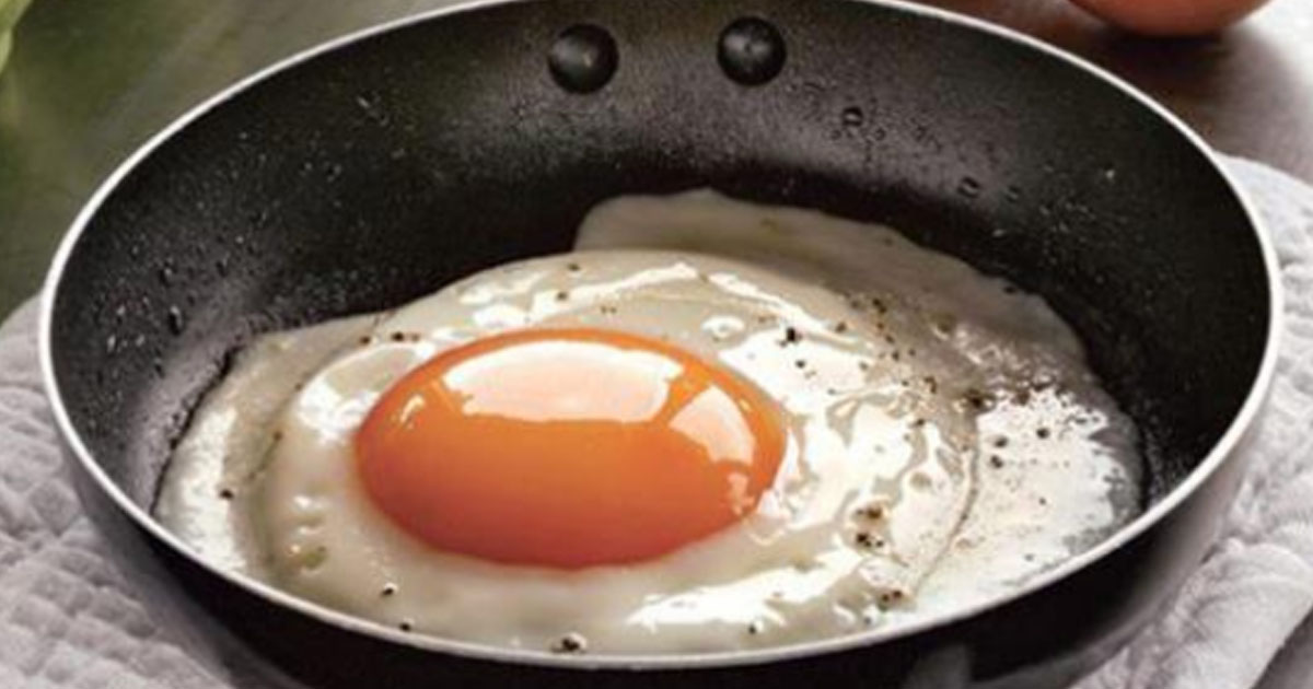 Мужчина, который 30 лет отработал поваром: «Солите не яичницу, а масло, на котором она жарится!»