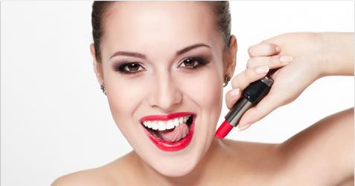 7 правил, которые помогут накрасить губы красной помадой