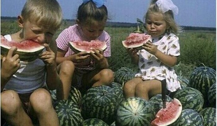 Подборка фотографий, которая покажет советское детство